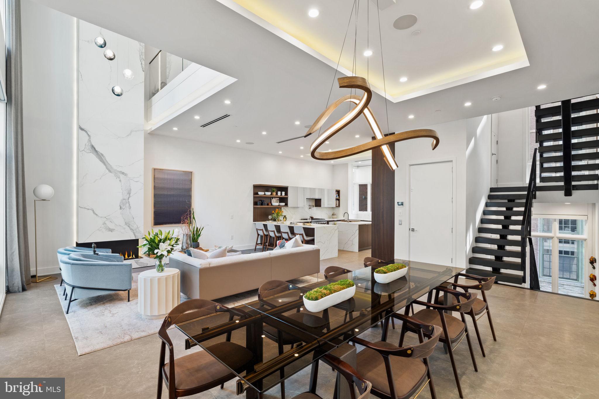 LOGAN SQUARE - Residential