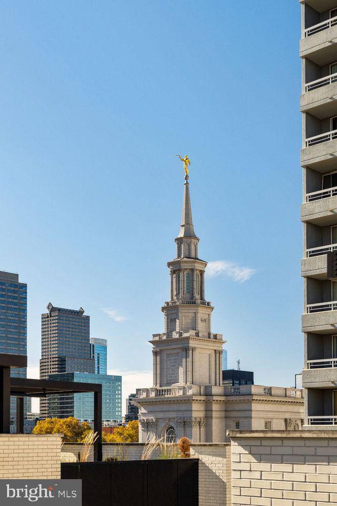 LOGAN SQUARE - Residential