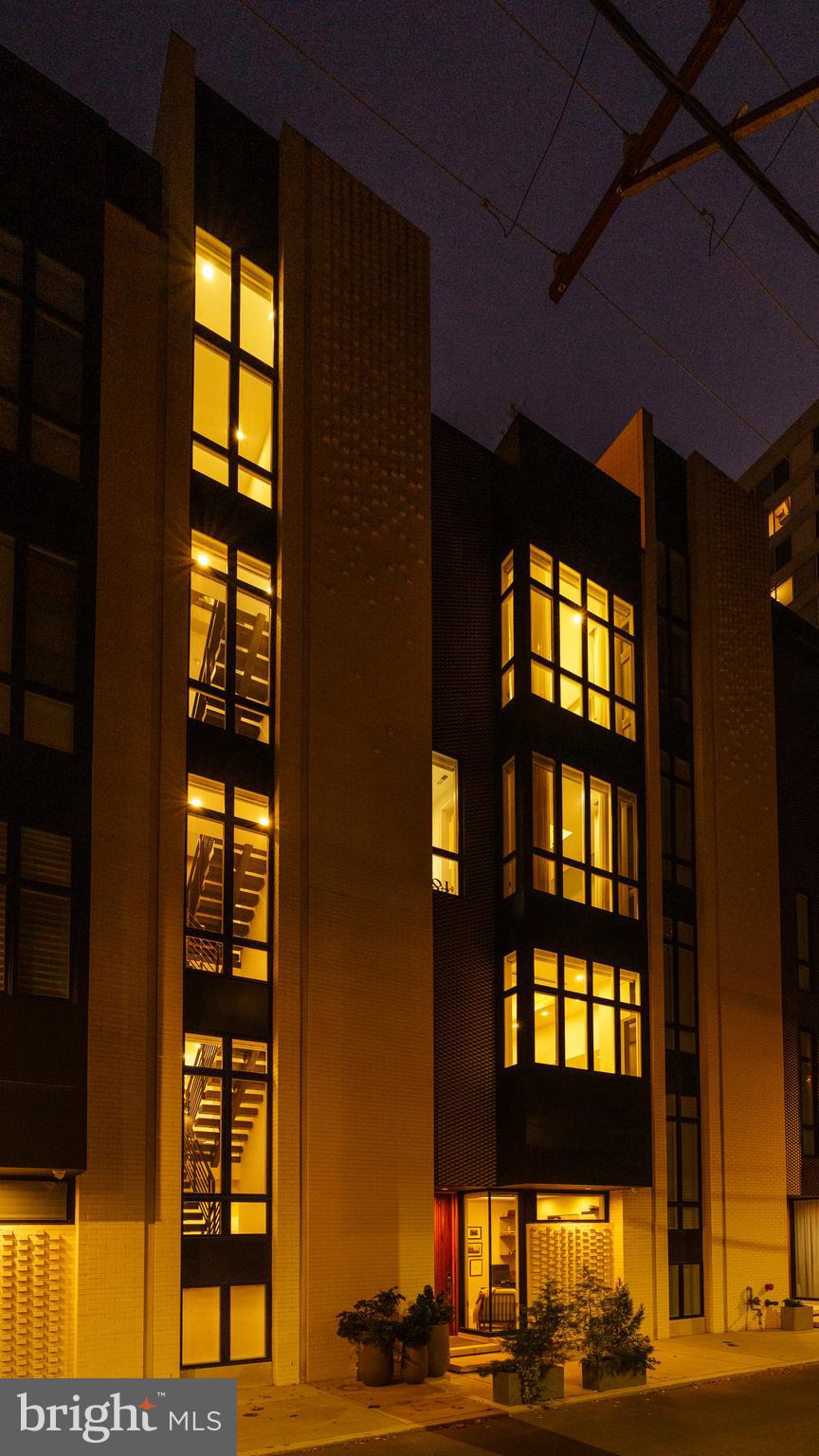 LOGAN SQUARE - Residential