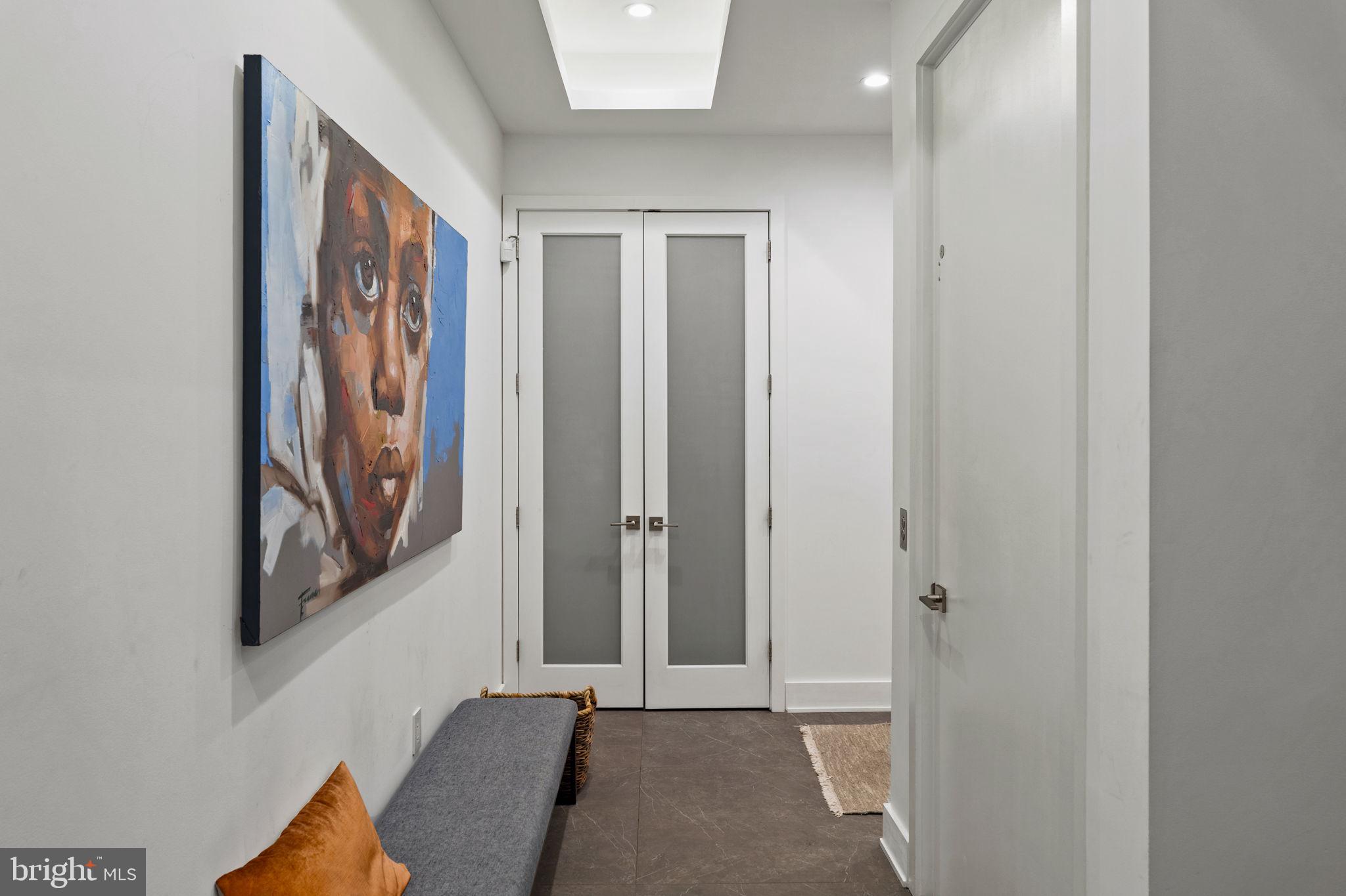 LOGAN SQUARE - Residential