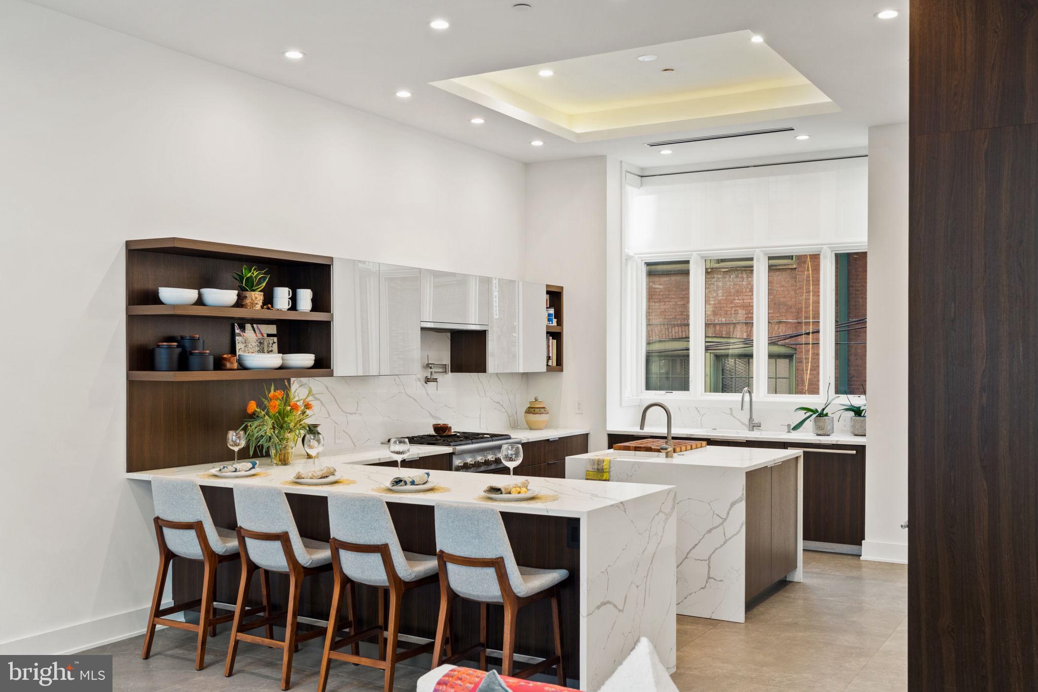 LOGAN SQUARE - Residential