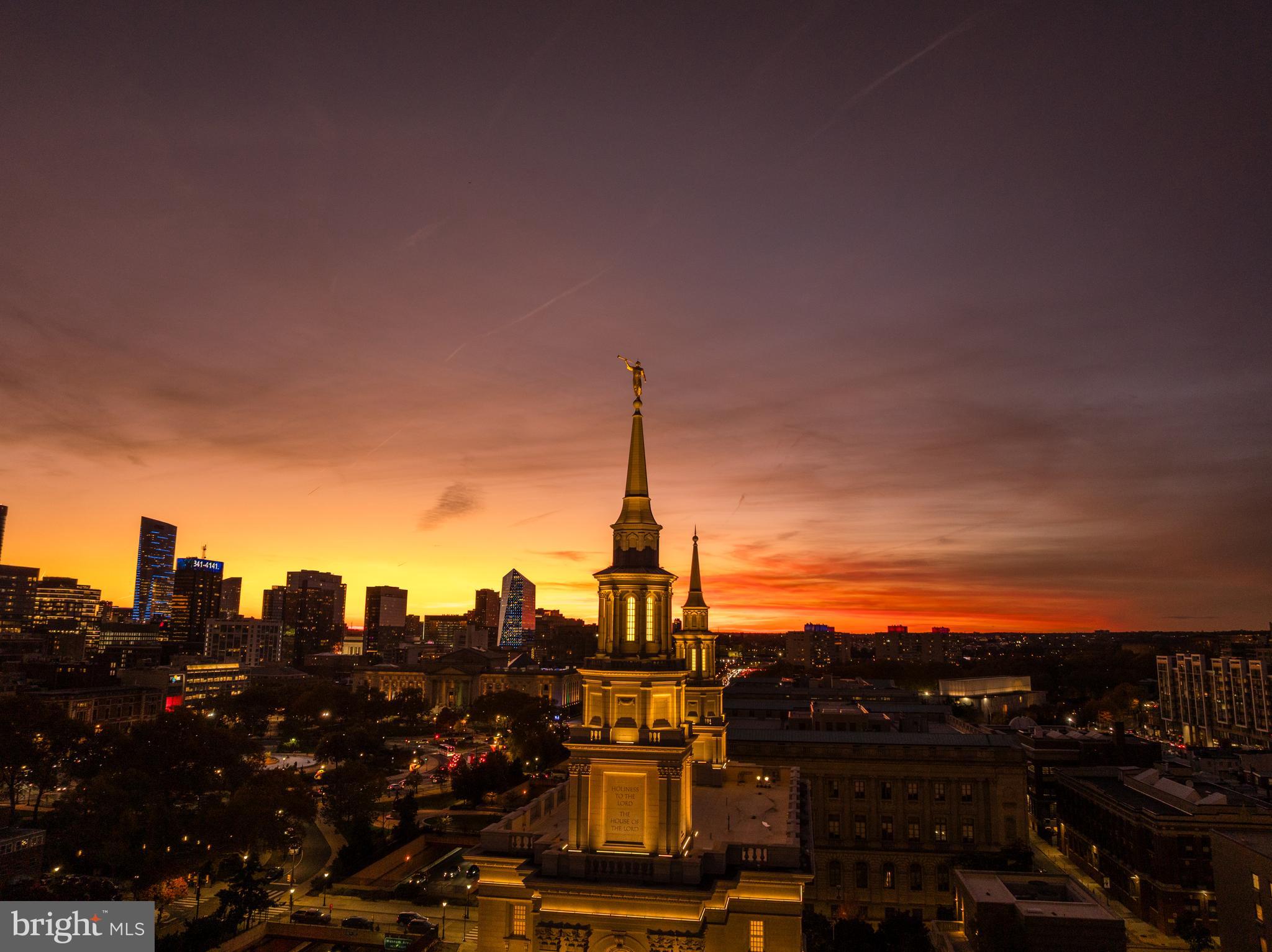 LOGAN SQUARE - Residential