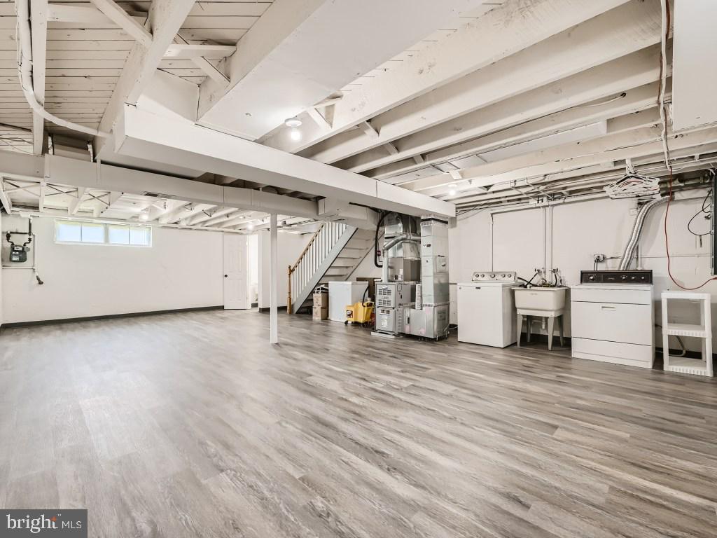 PERRING LOCH - Residential