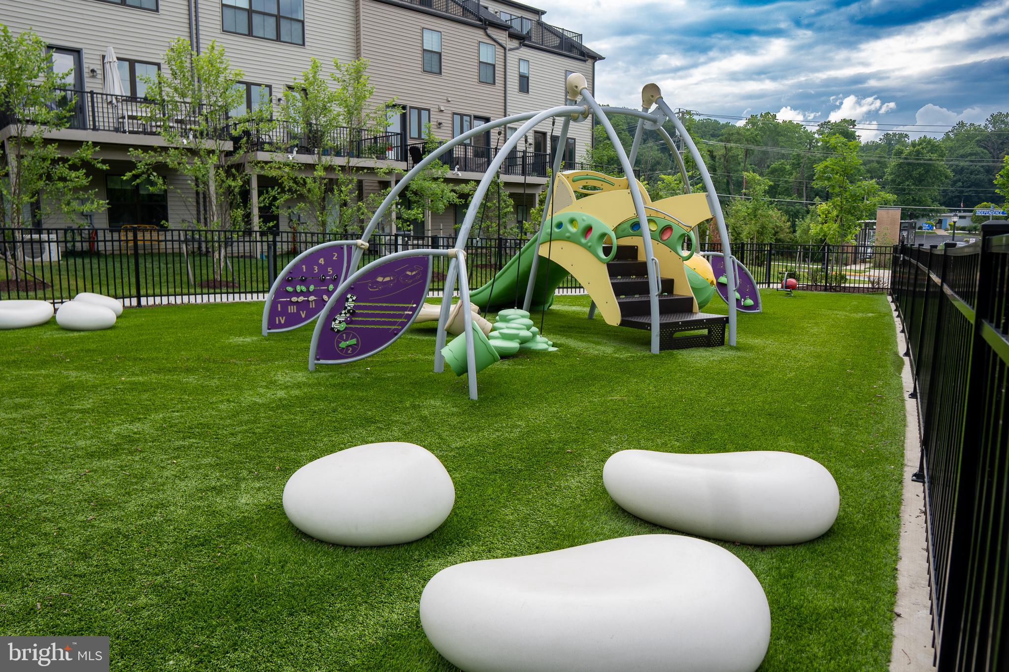 ISABELLA AT MONTICELLO MEWS - Residential