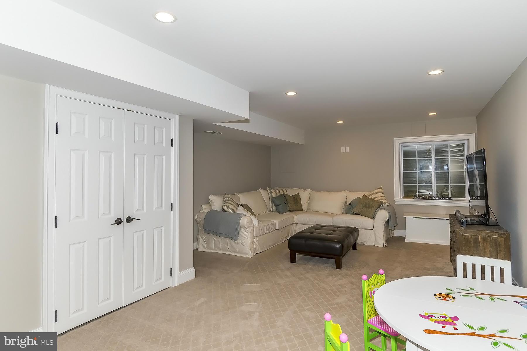 VILLAS AT SEVERNA PARK - Residential