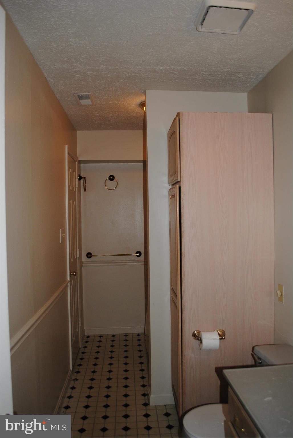 ST CHARLES SUB - HUNTINGTON - Residential Lease