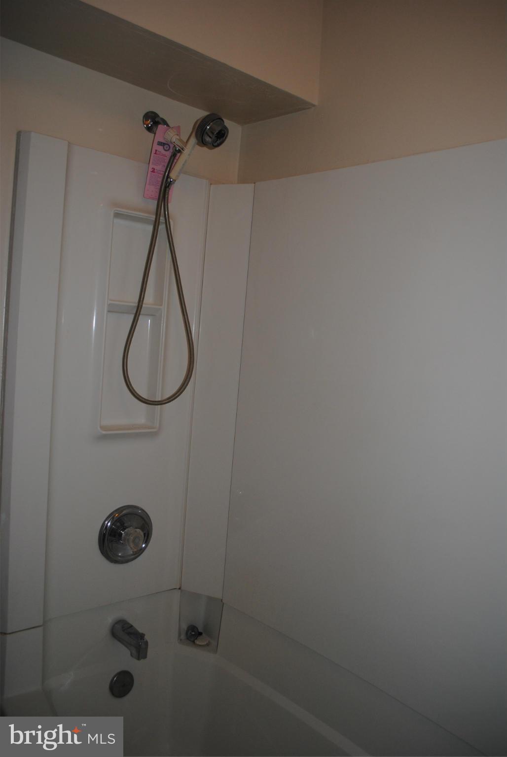 ST CHARLES SUB - HUNTINGTON - Residential Lease