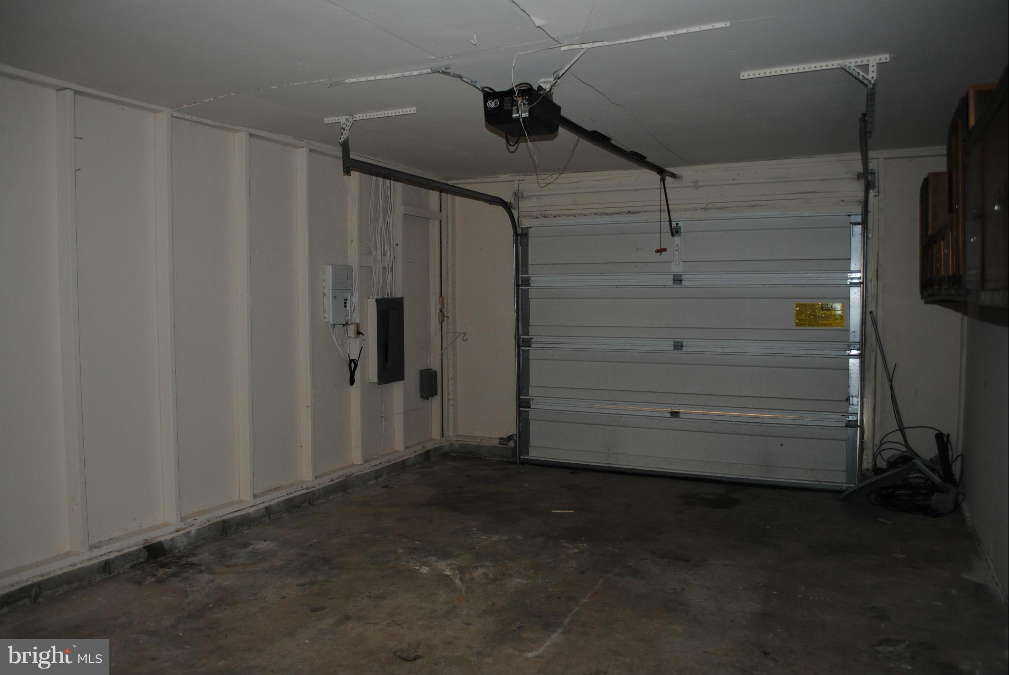 ST CHARLES SUB - HUNTINGTON - Residential Lease