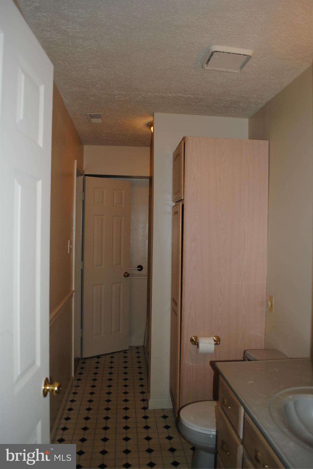 ST CHARLES SUB - HUNTINGTON - Residential Lease