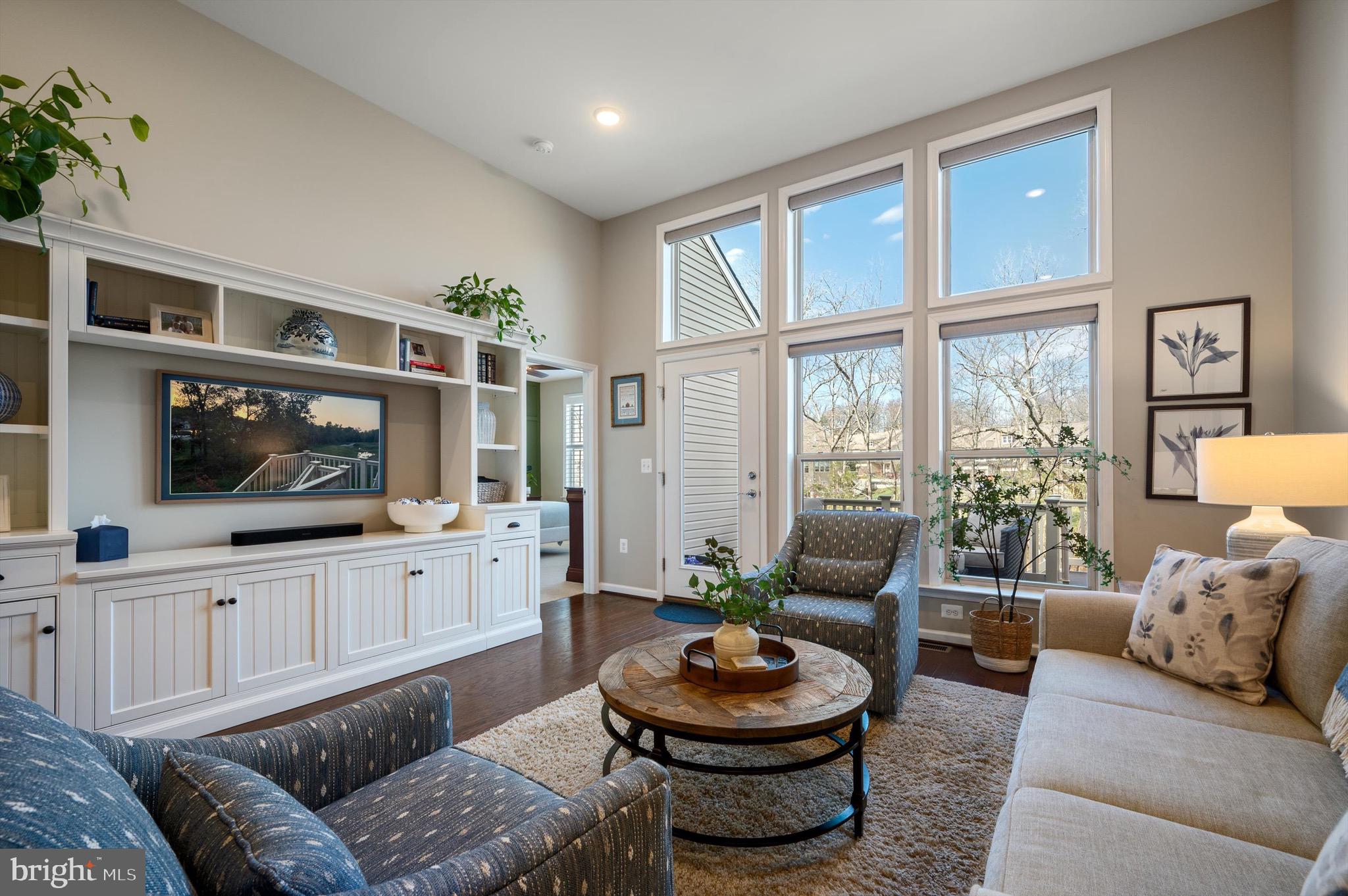 LEXINGTON 7 - Residential