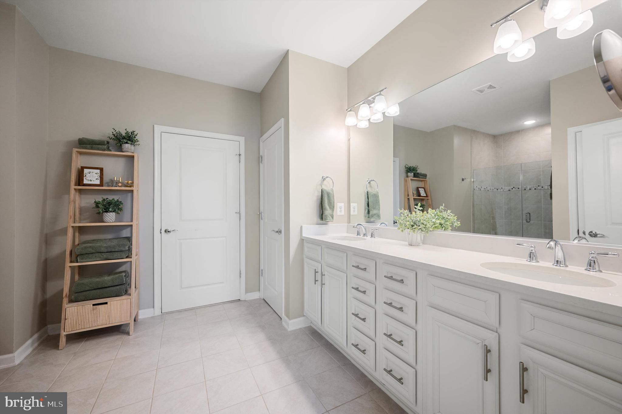 LEXINGTON 7 - Residential