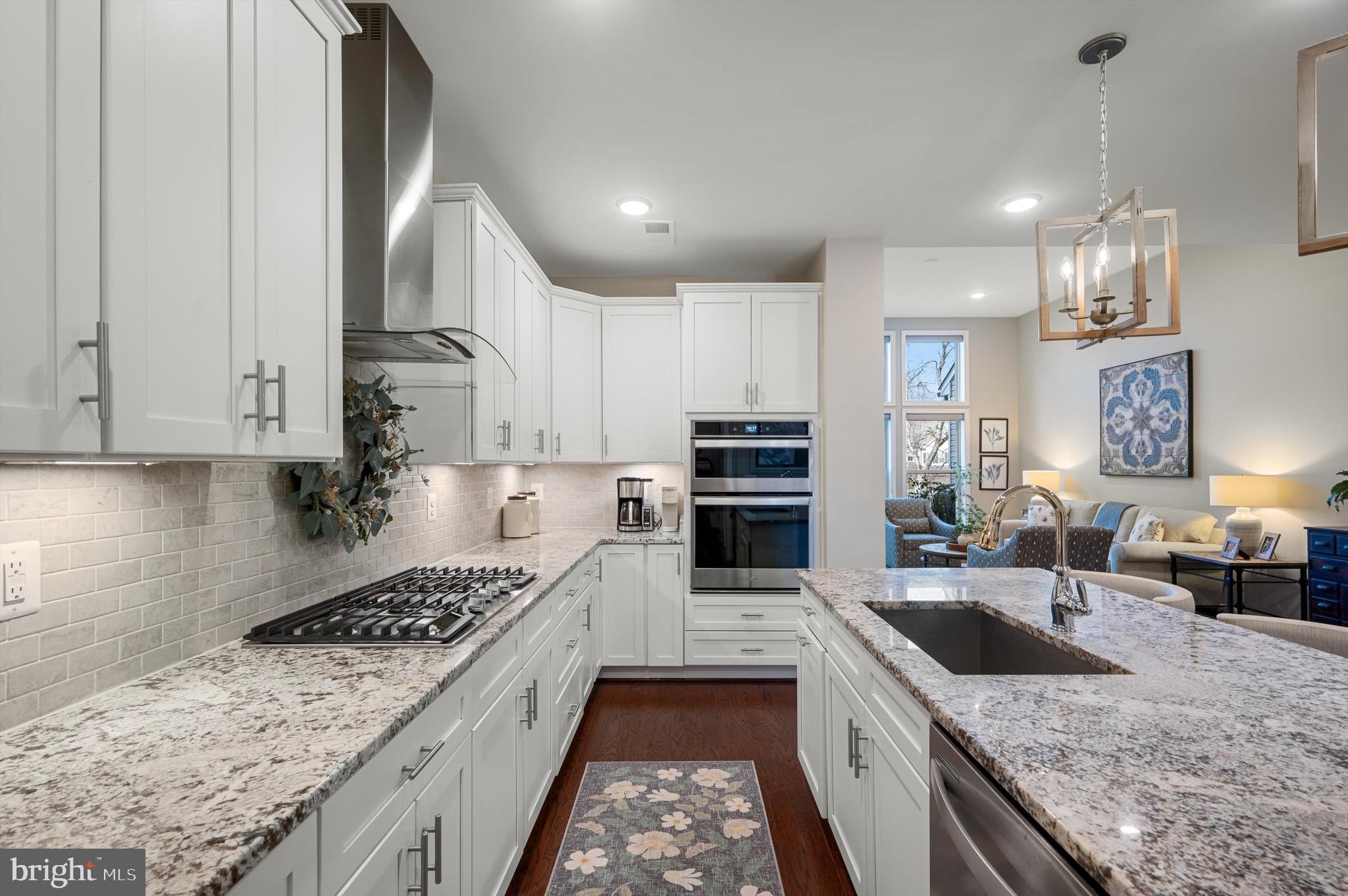 LEXINGTON 7 - Residential