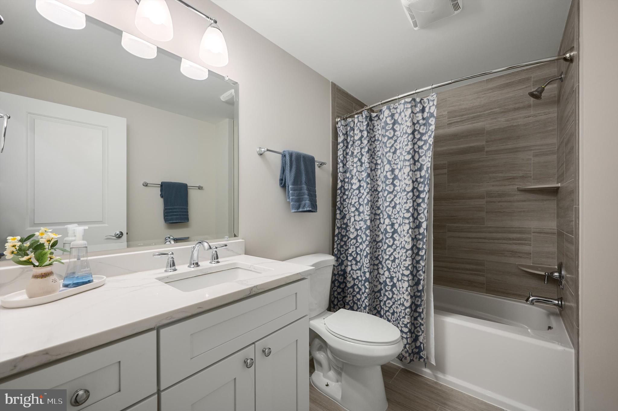 LEXINGTON 7 - Residential