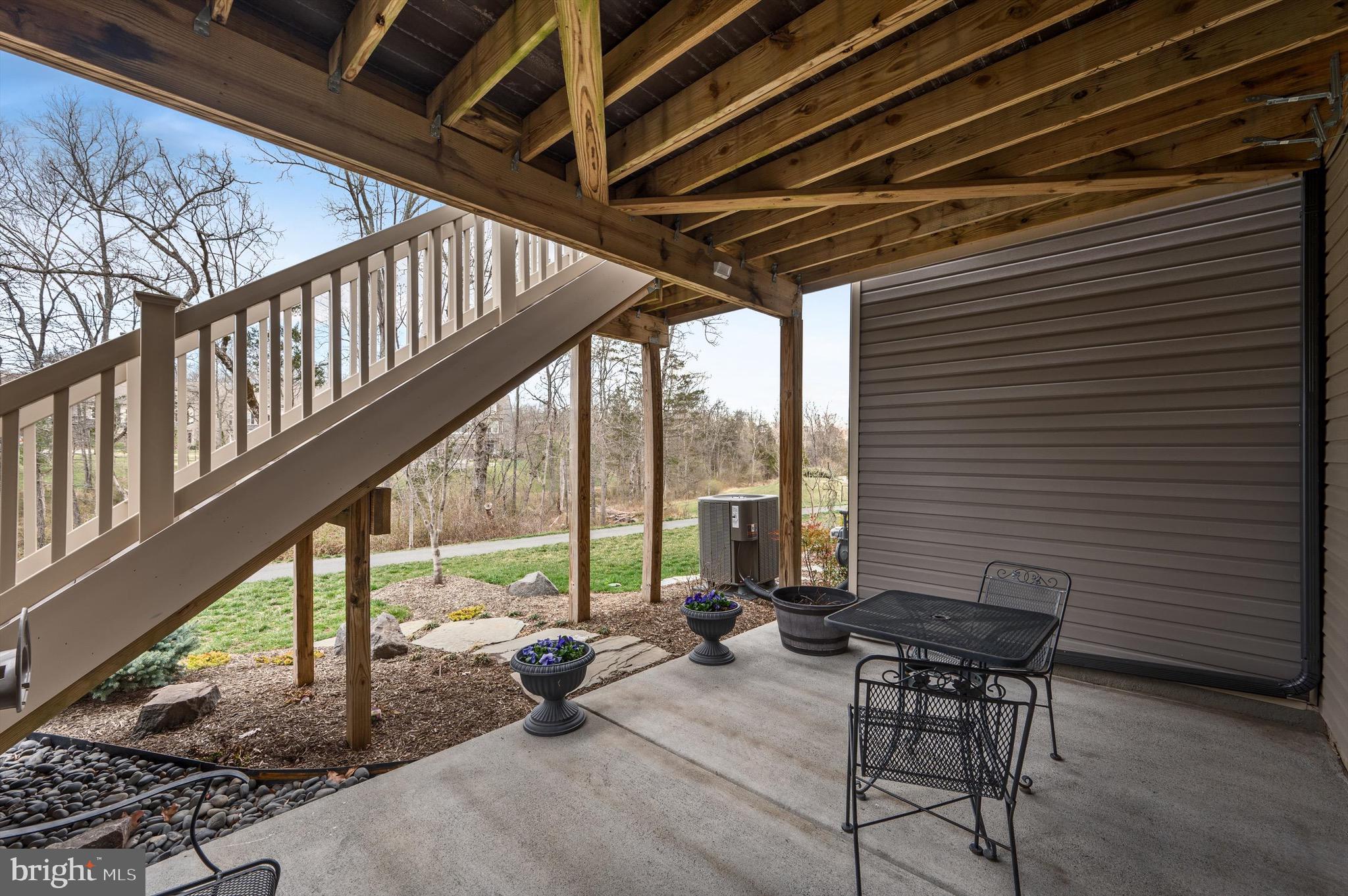 LEXINGTON 7 - Residential