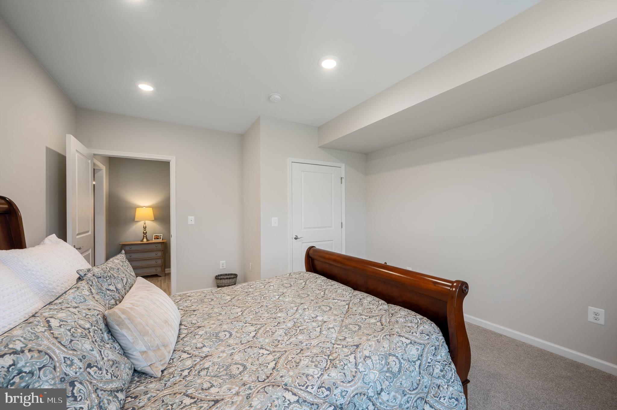 LEXINGTON 7 - Residential