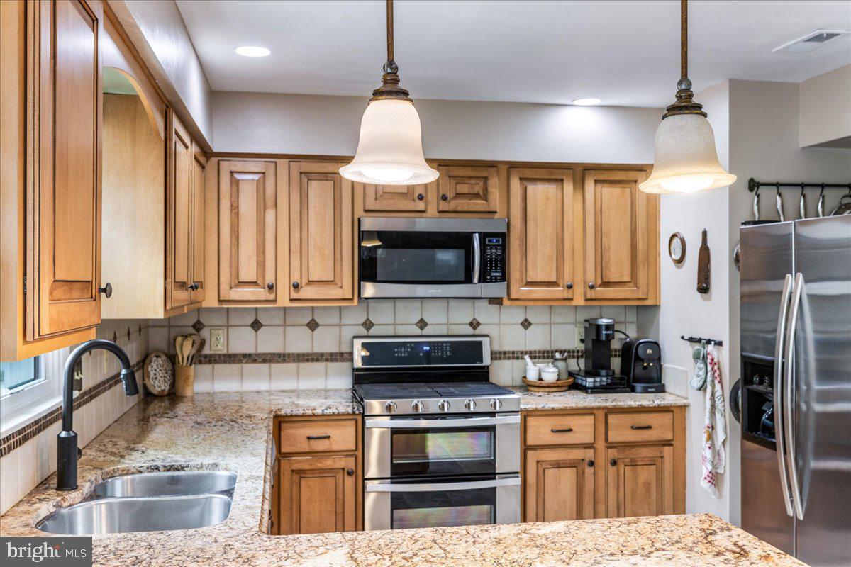 HAMPTON CHASE - Residential