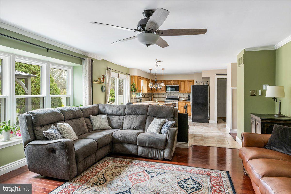 HAMPTON CHASE - Residential