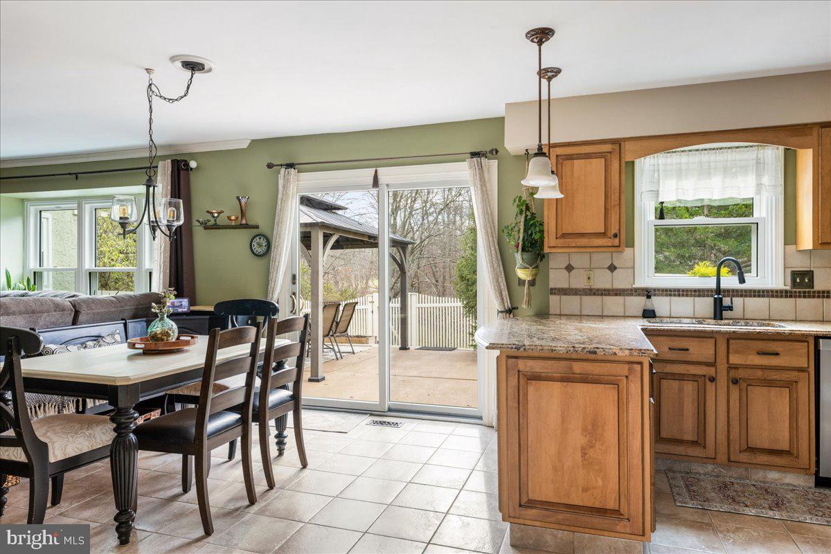 HAMPTON CHASE - Residential