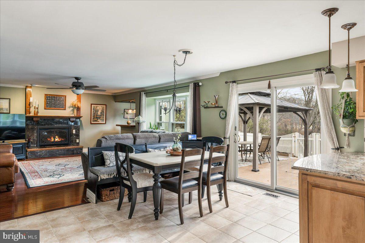 HAMPTON CHASE - Residential