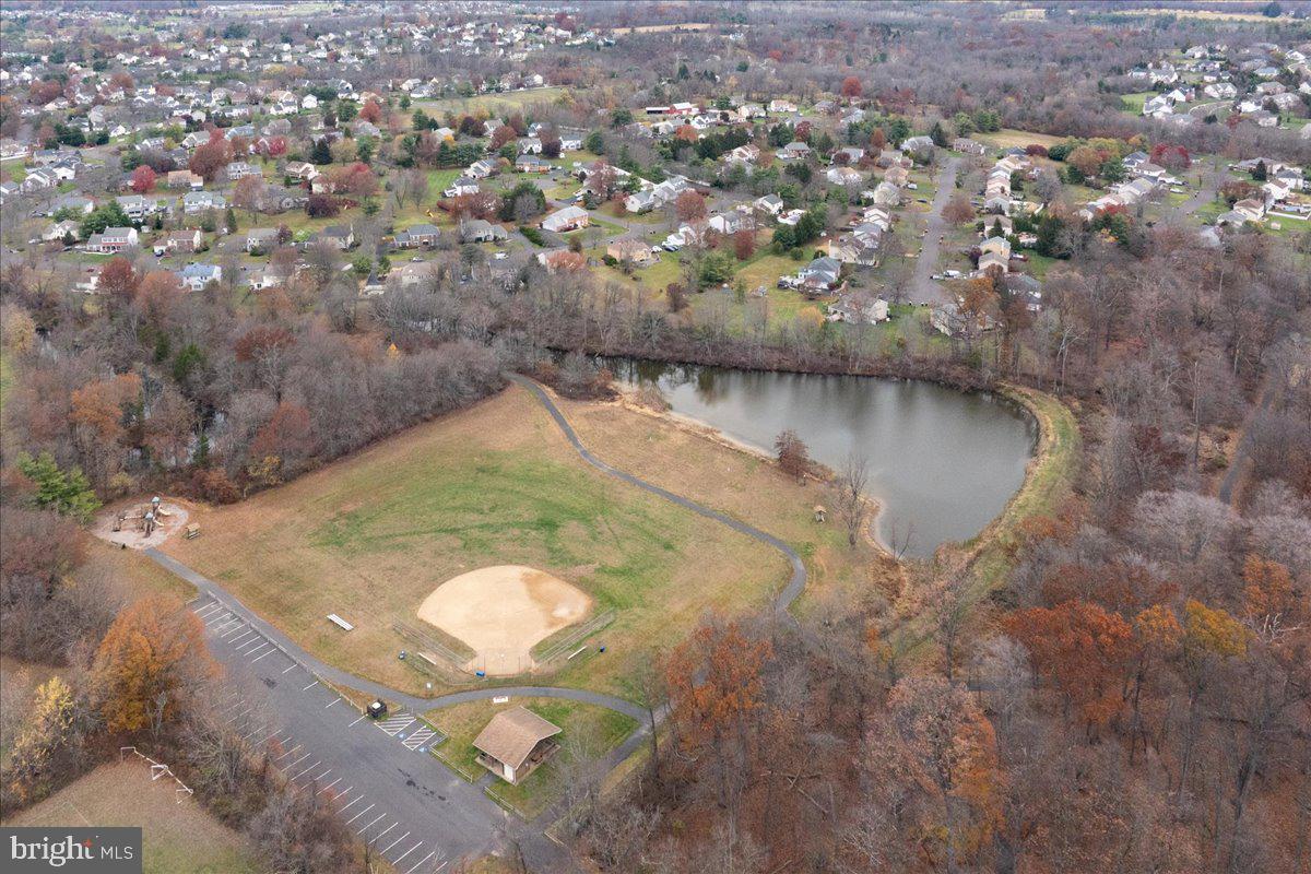 HAMPTON CHASE - Residential