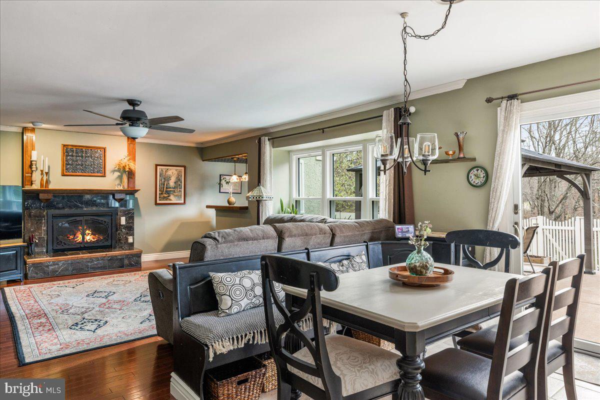 HAMPTON CHASE - Residential