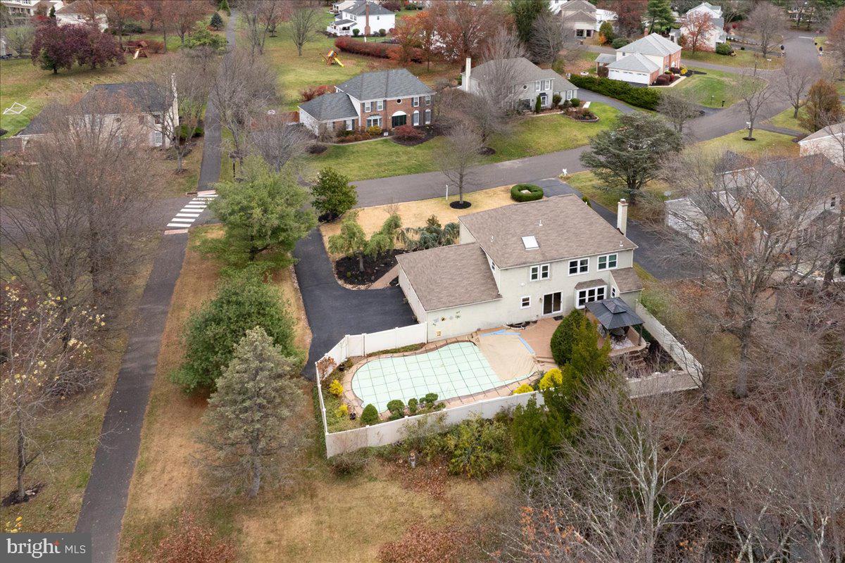 HAMPTON CHASE - Residential