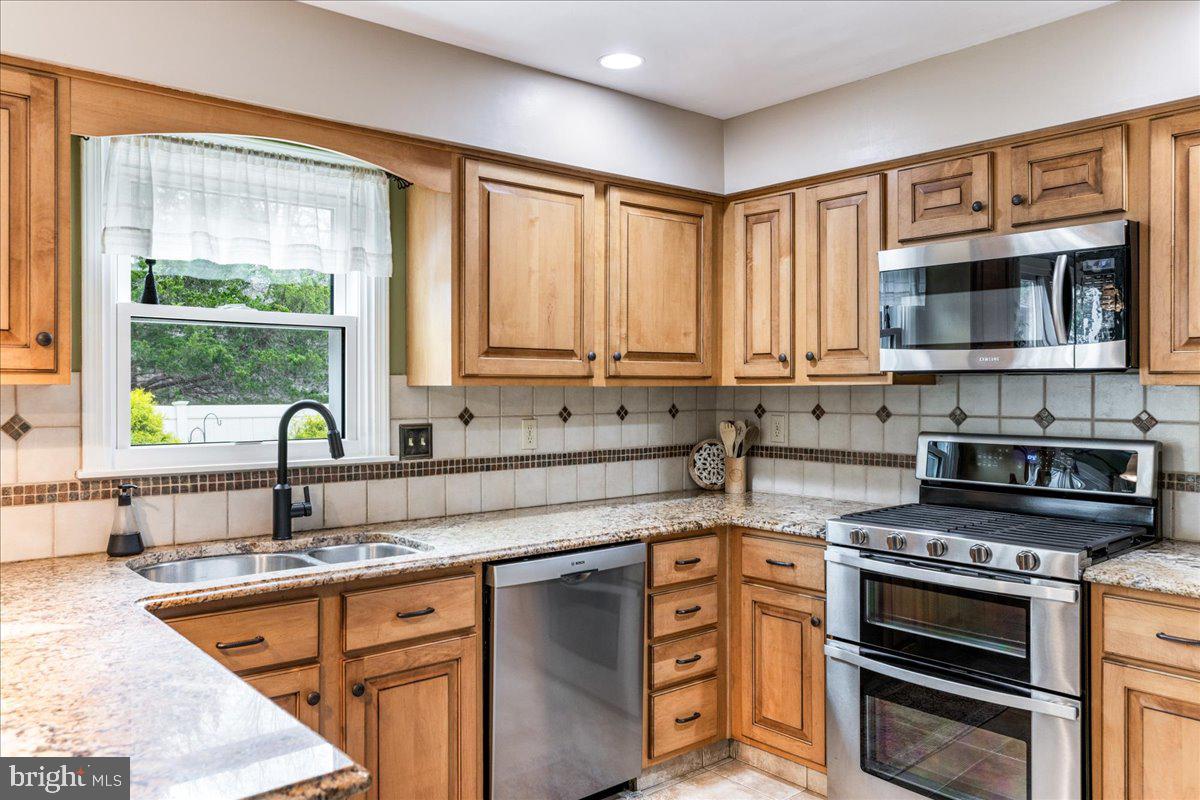 HAMPTON CHASE - Residential