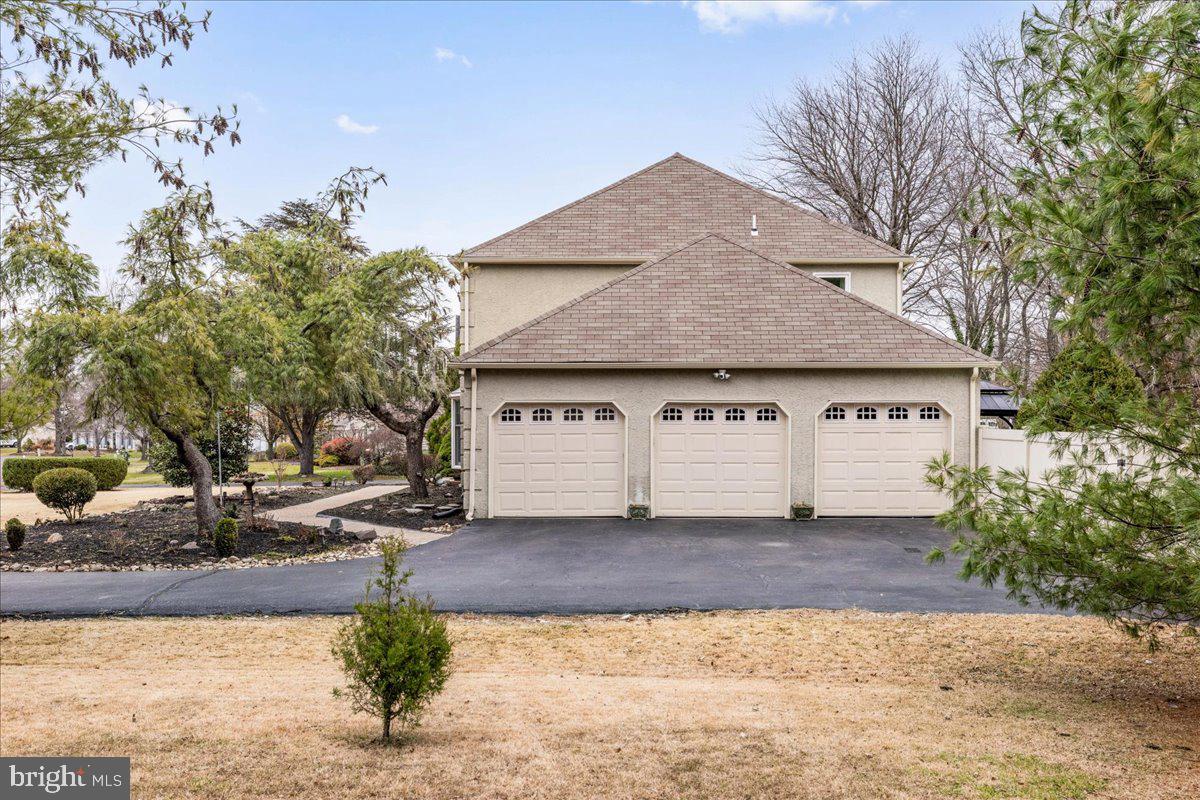 HAMPTON CHASE - Residential