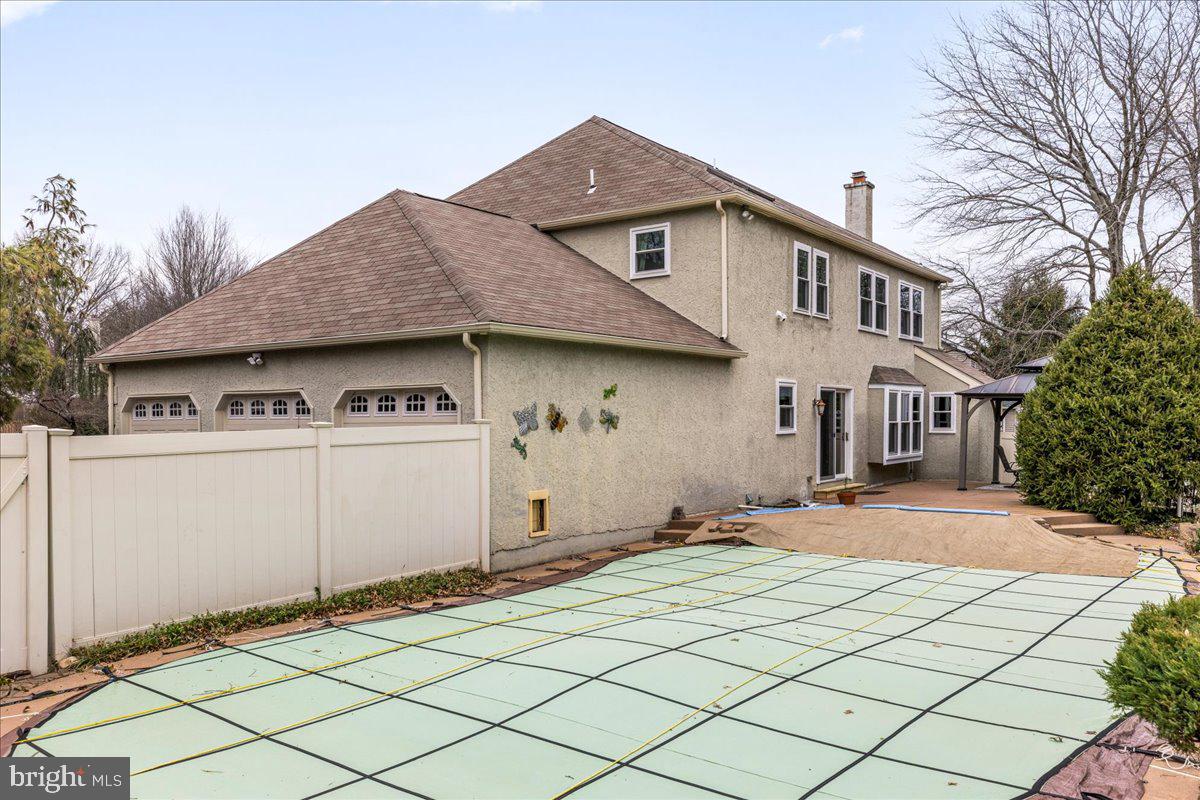 HAMPTON CHASE - Residential