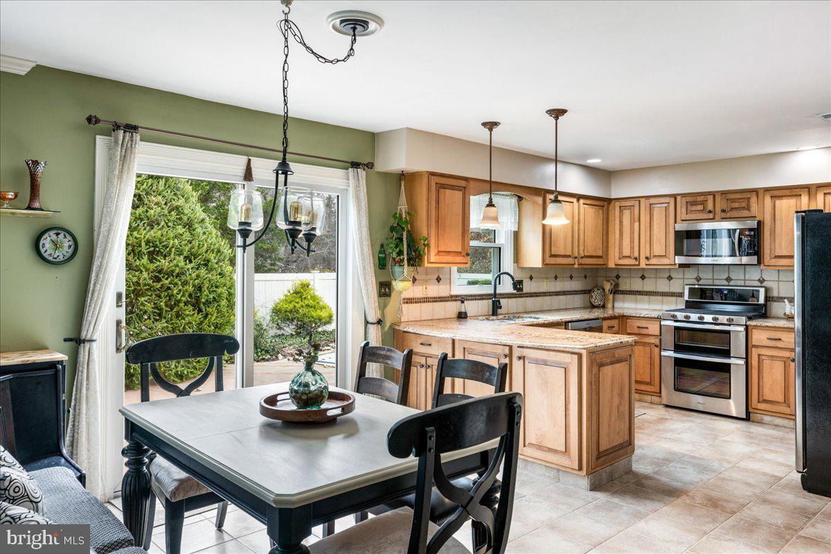 HAMPTON CHASE - Residential