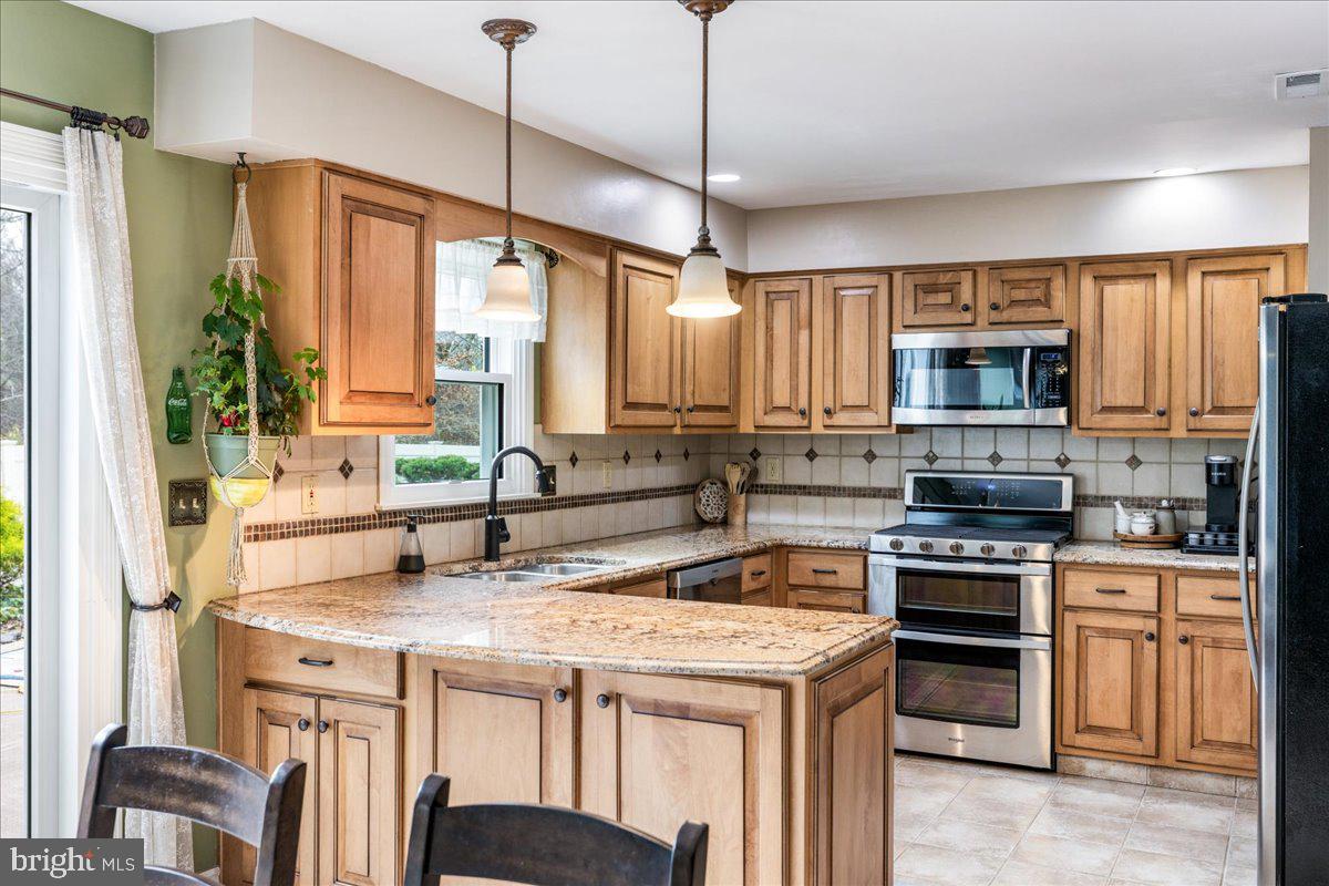 HAMPTON CHASE - Residential