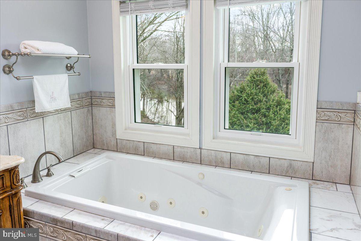 HAMPTON CHASE - Residential