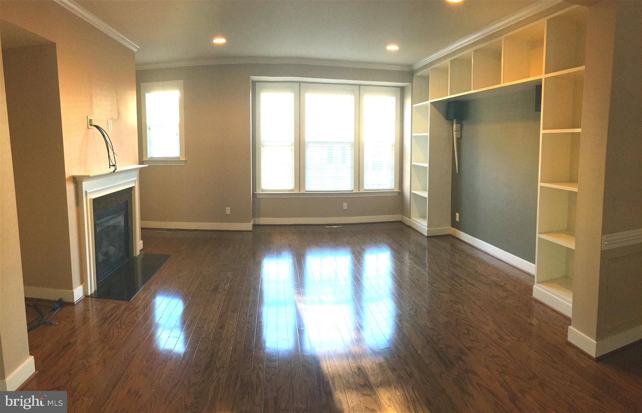 HUNTINGTON MEWS - Residential Lease