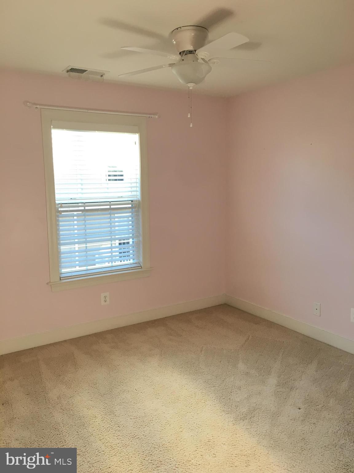 HUNTINGTON MEWS - Residential Lease