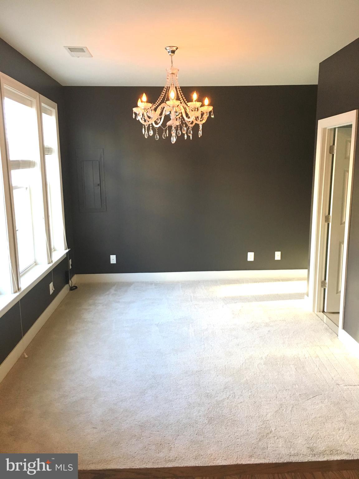 HUNTINGTON MEWS - Residential Lease