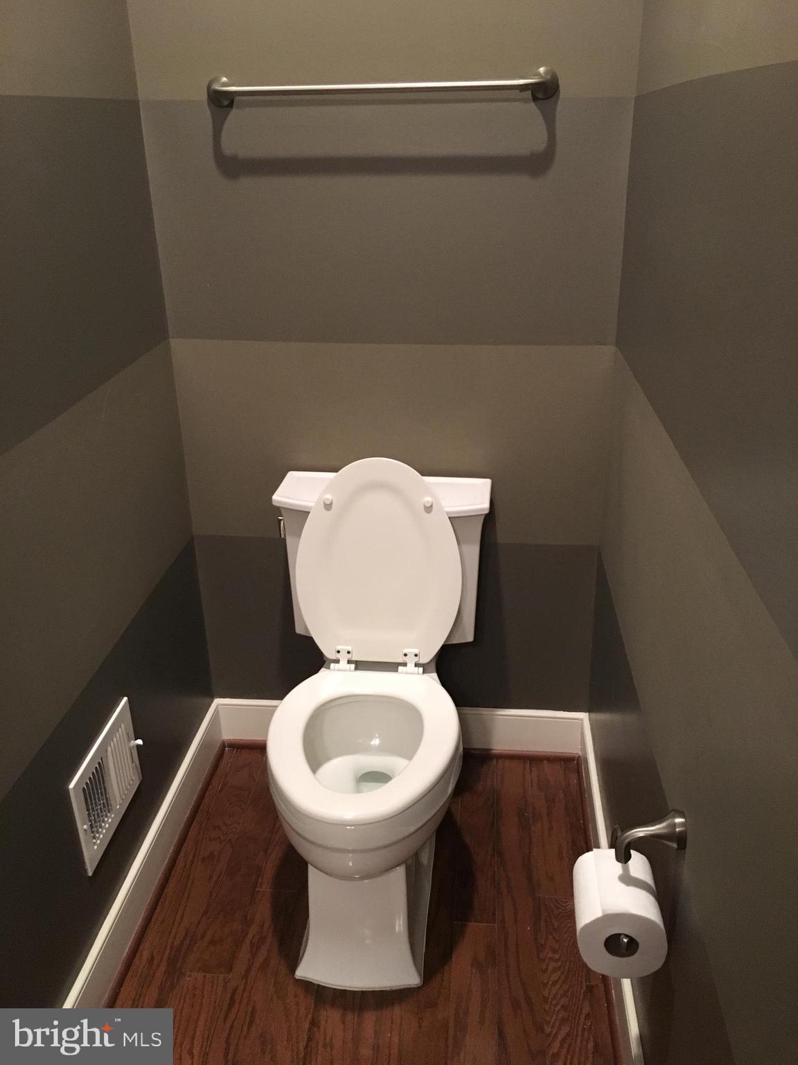 HUNTINGTON MEWS - Residential Lease