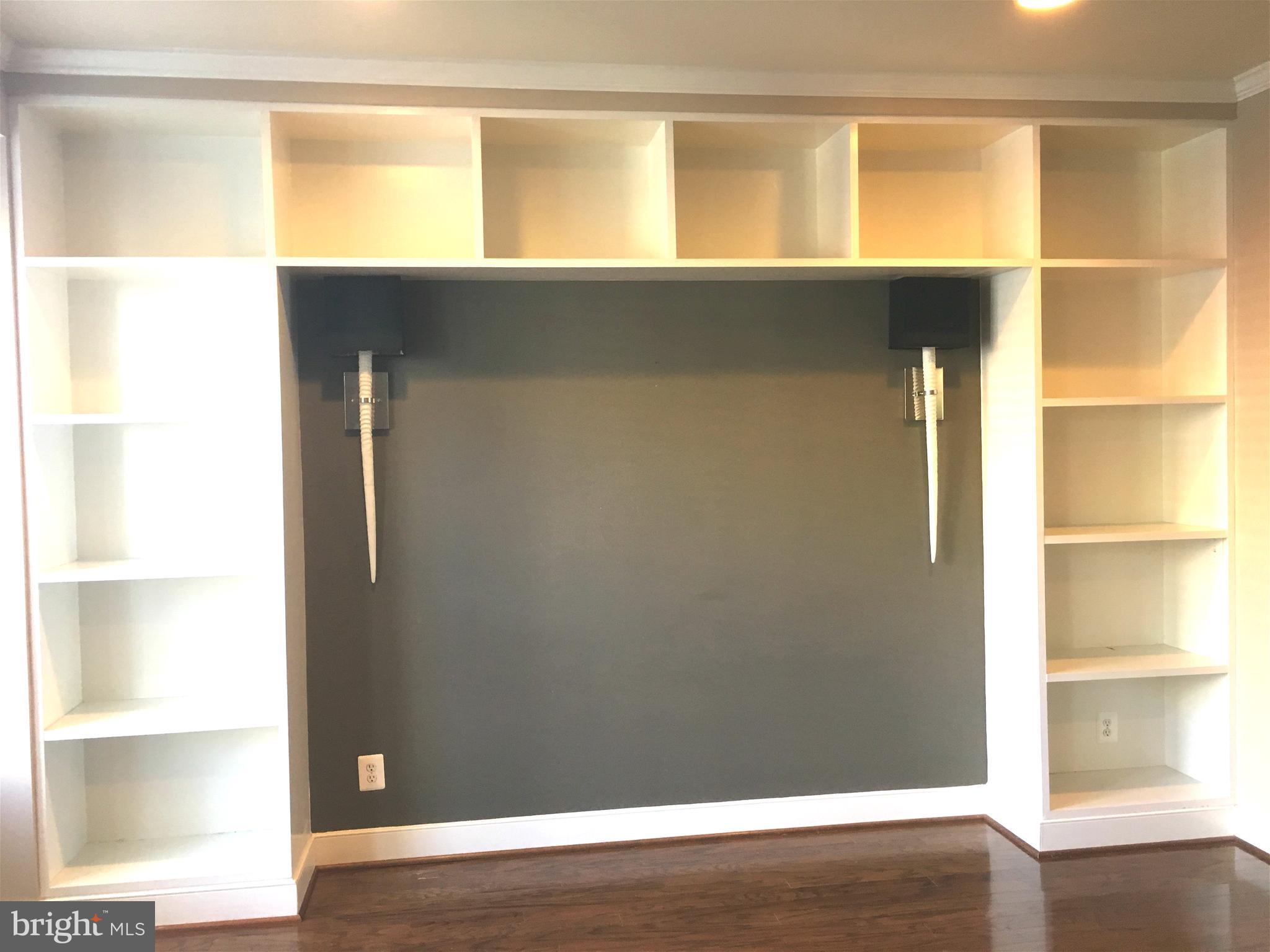 HUNTINGTON MEWS - Residential Lease