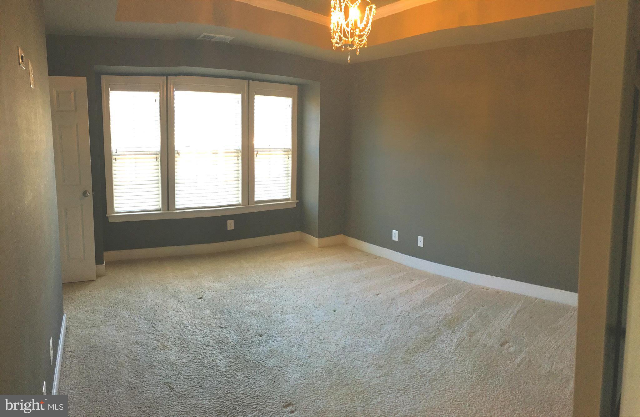 HUNTINGTON MEWS - Residential Lease