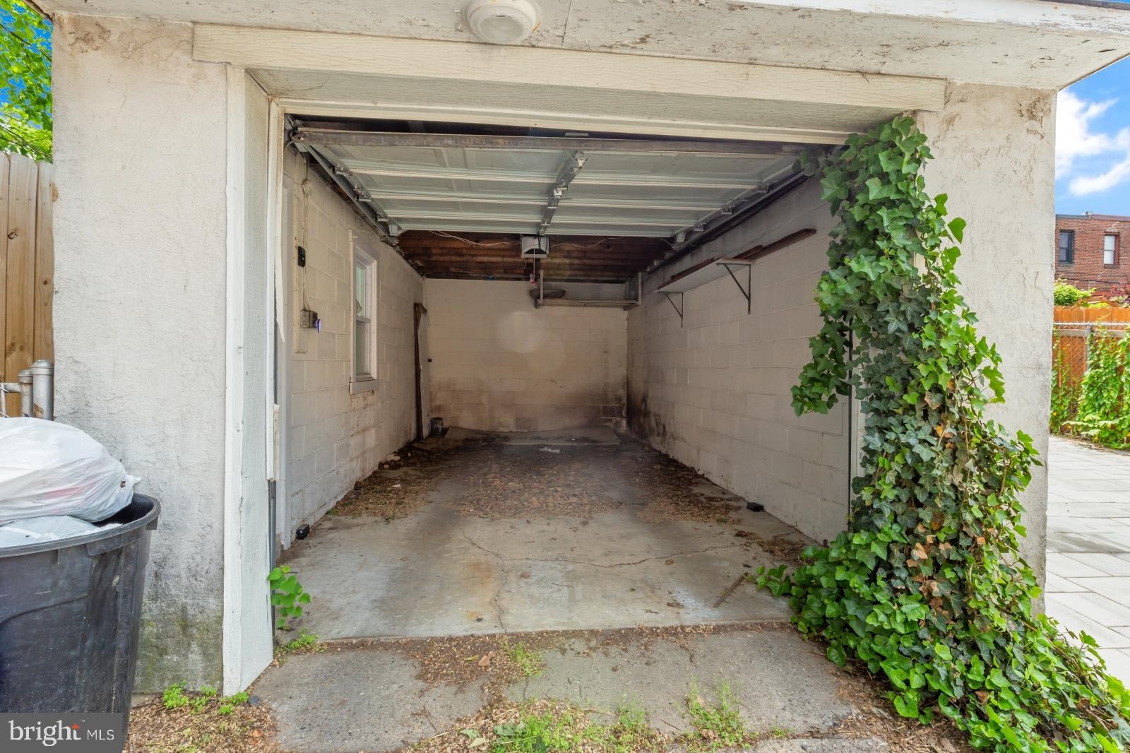 ROXBOROUGH - Residential Lease