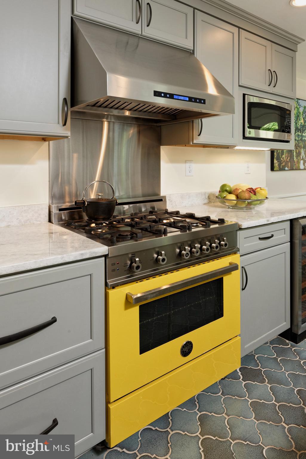 OLD TOWN ALEXANDRIA - Residential