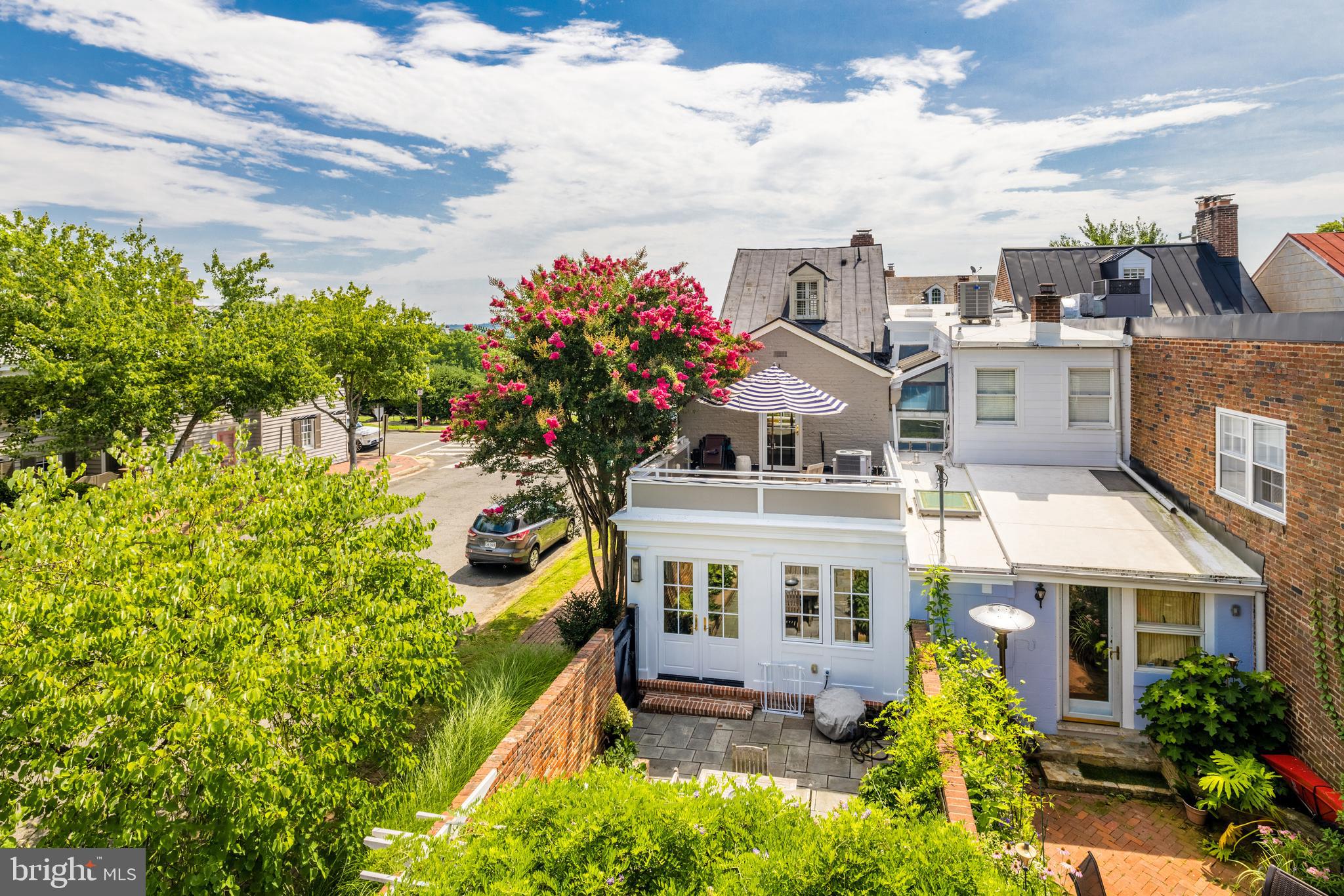 OLD TOWN ALEXANDRIA - Residential