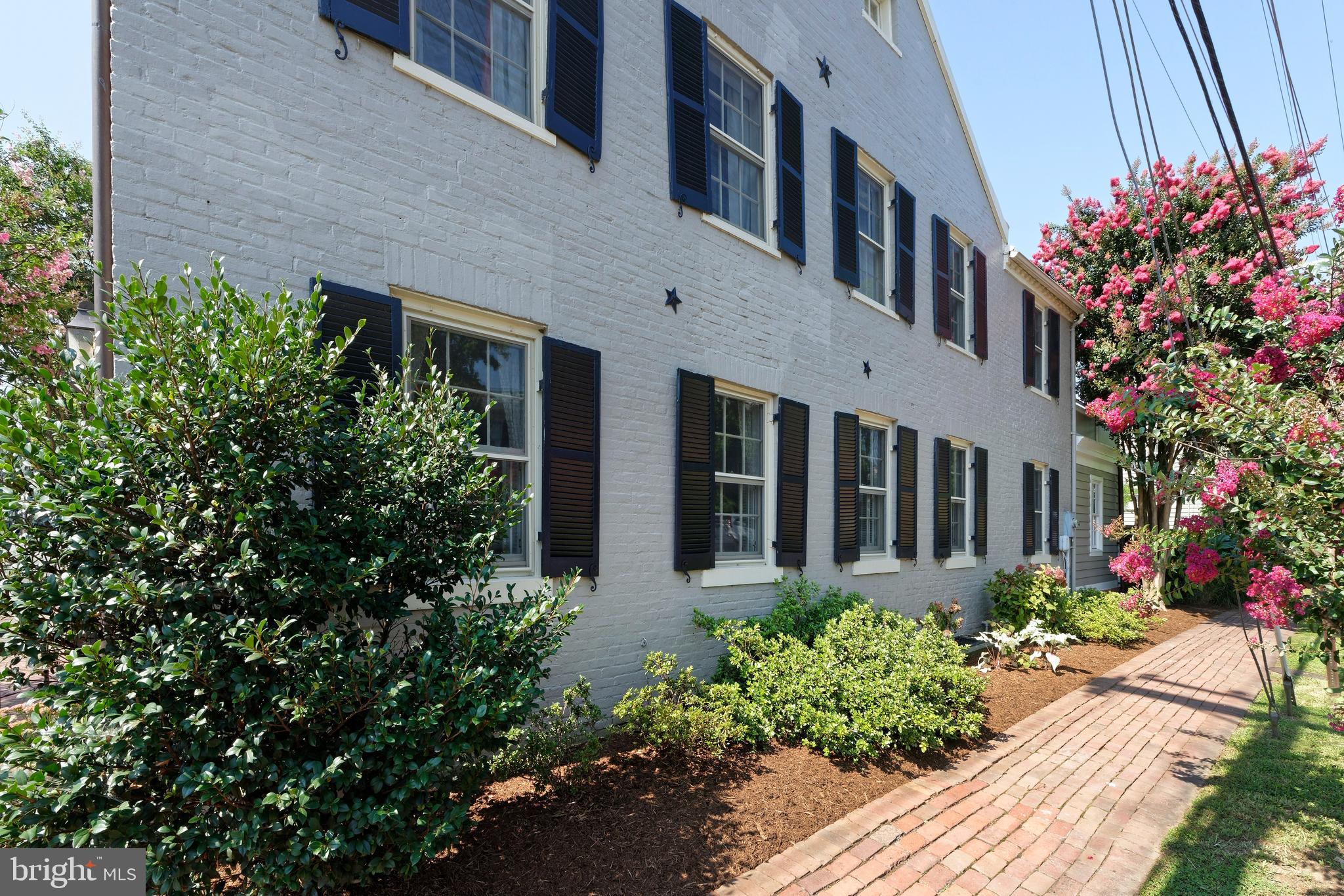 OLD TOWN ALEXANDRIA - Residential