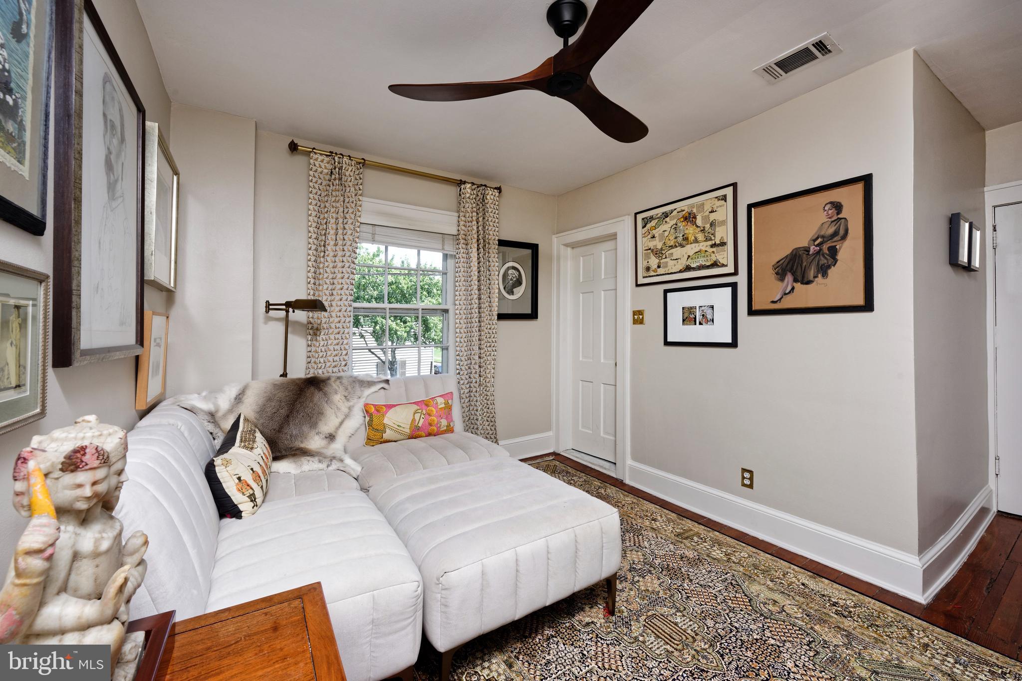 OLD TOWN ALEXANDRIA - Residential