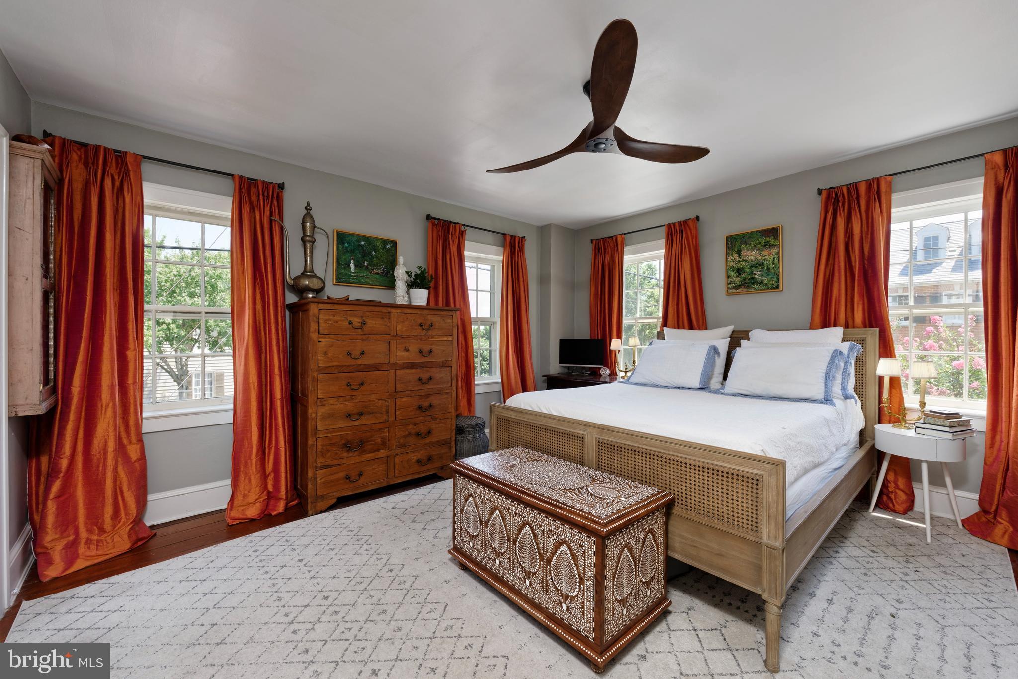 OLD TOWN ALEXANDRIA - Residential