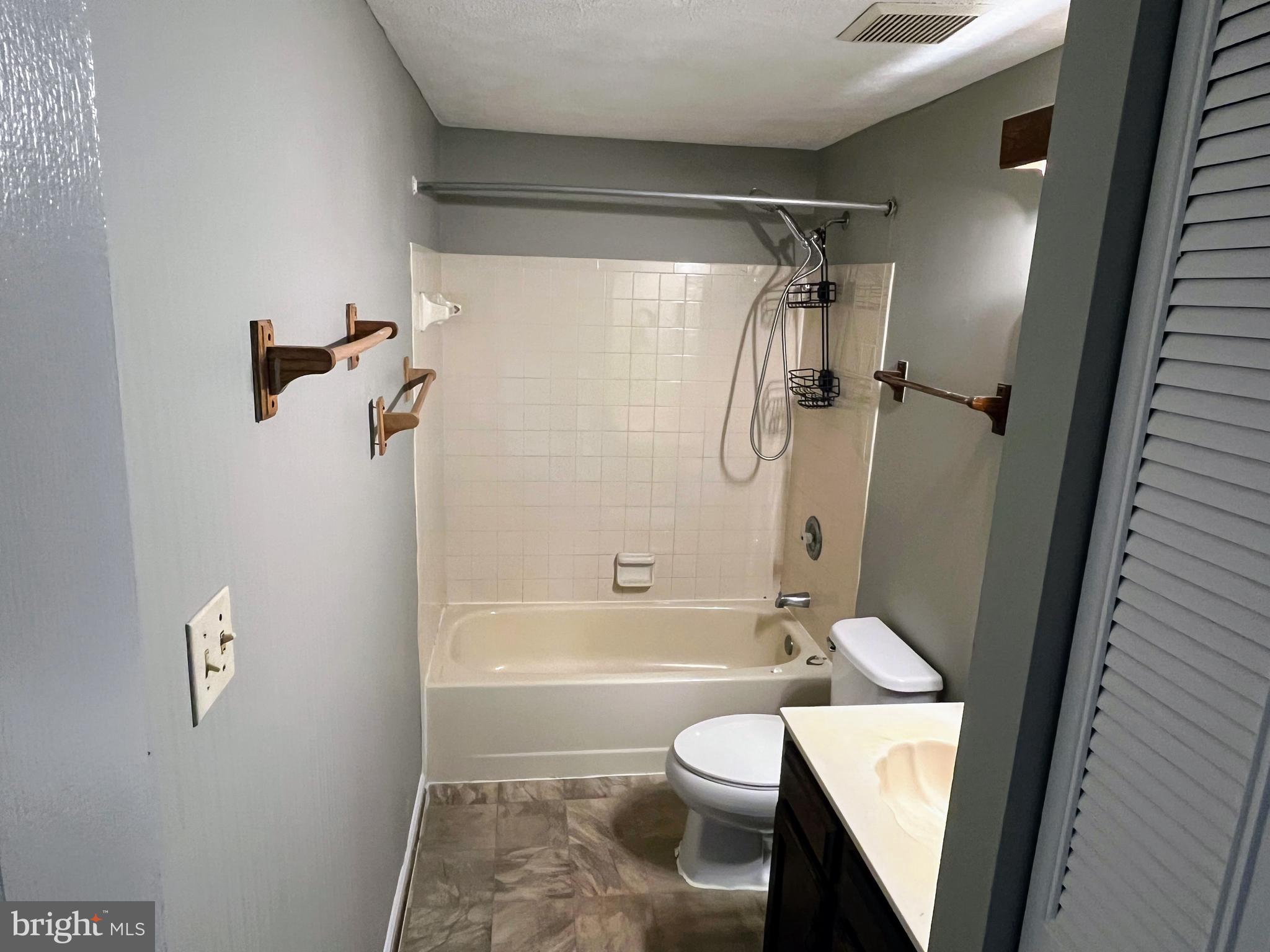 GRAYS LUCK CONDO - Residential