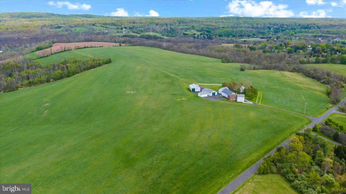 KINTNERSVILLE - Land