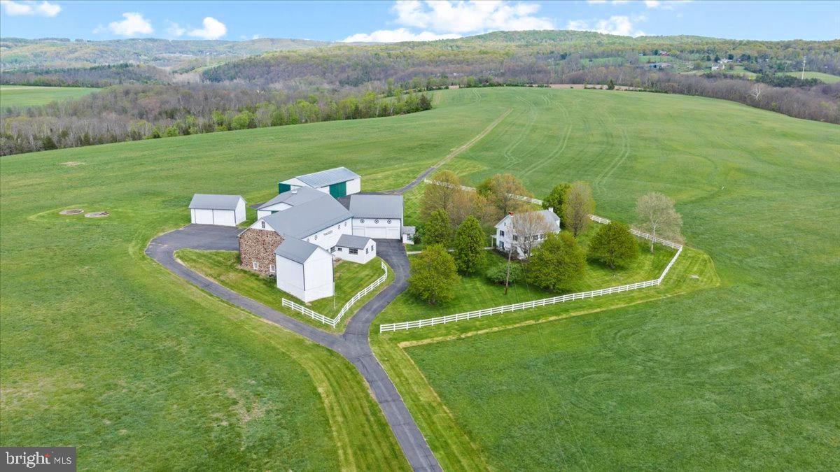 KINTNERSVILLE - Land