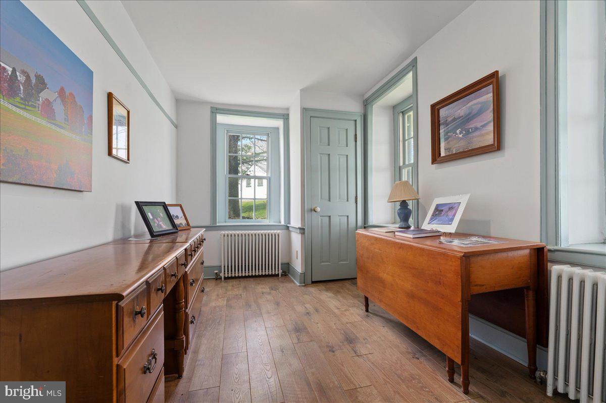 KINTNERSVILLE - Land