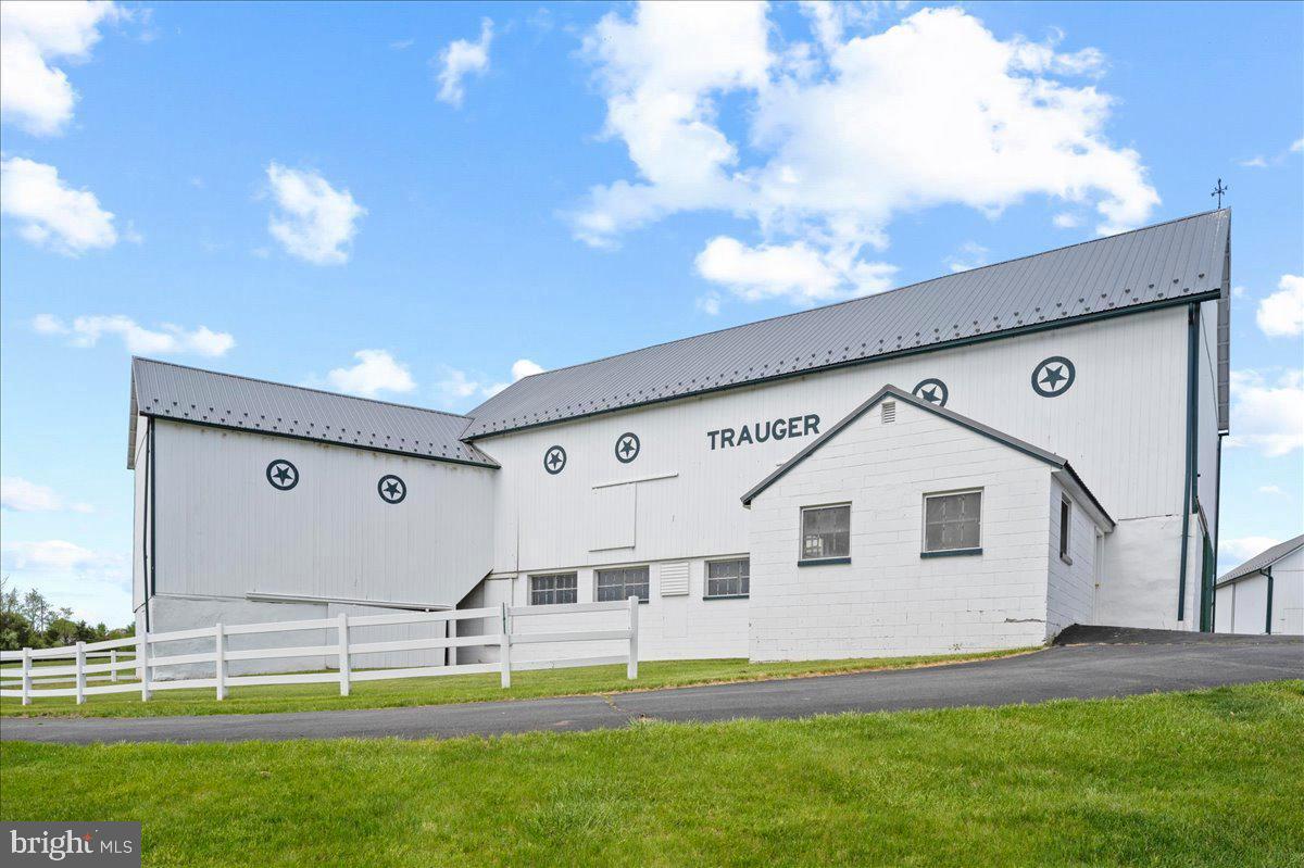 KINTNERSVILLE - Land