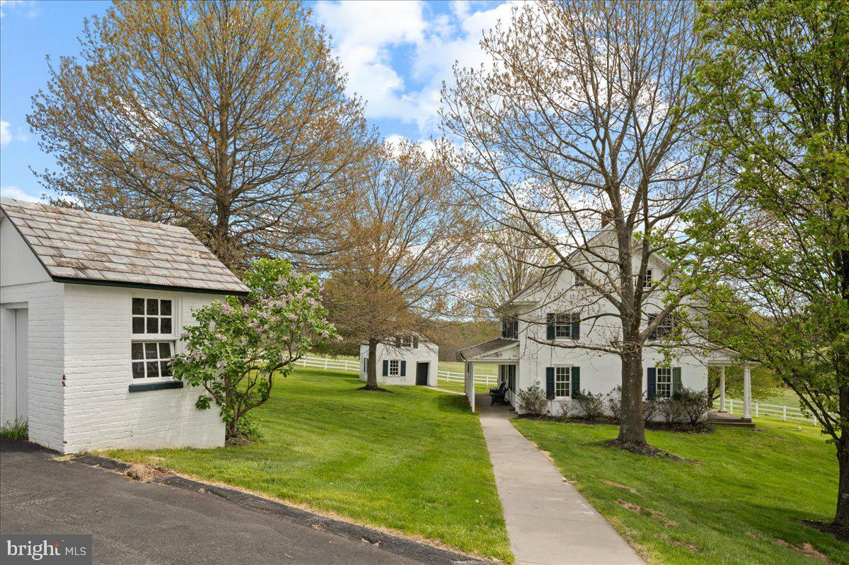 KINTNERSVILLE - Land